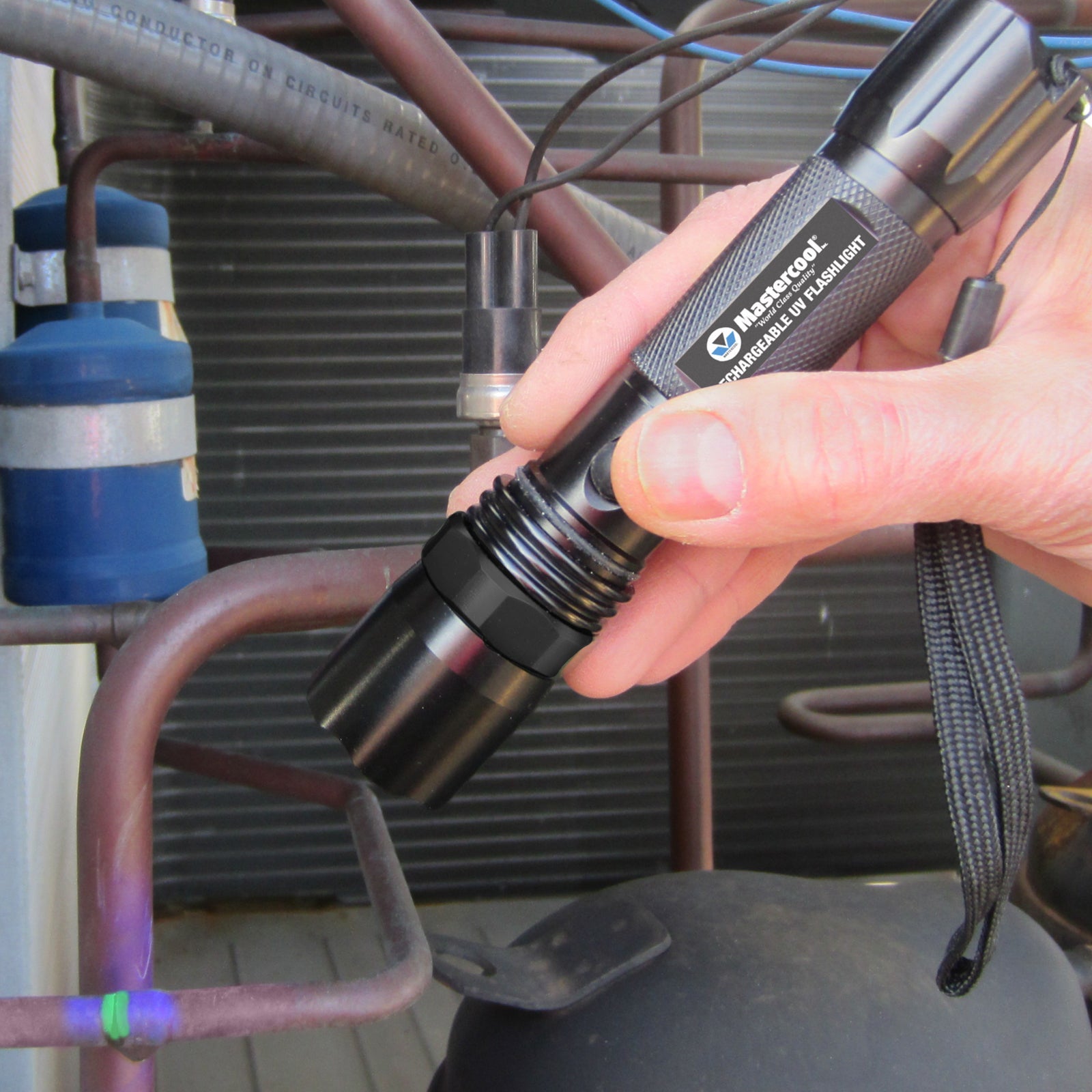 Mastercool 53518-UV-220 — Rechargeable UV Leak Detection Flashlight with 220V Charger - MastercoolTools.com 