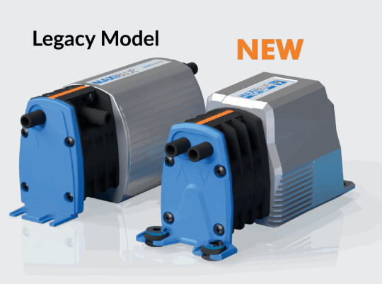 NEW ARCHITECTURE
Updated Architecture gives the MaxiBlue V2 a streamlined body with integrated elastomeric feet, reducing vibration and noise for smoother operation. The improved plug-and-play system features slimmer, space-saving cables, making installation faster, cleaner, and more efficient.

All pumps MiniBlue, MaxiBlue, and MegaBlue share a uniform design, reinforcing product identity and simplifying specification and installation.